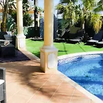Oasis Tropical, Jardim E Piscina! شقة