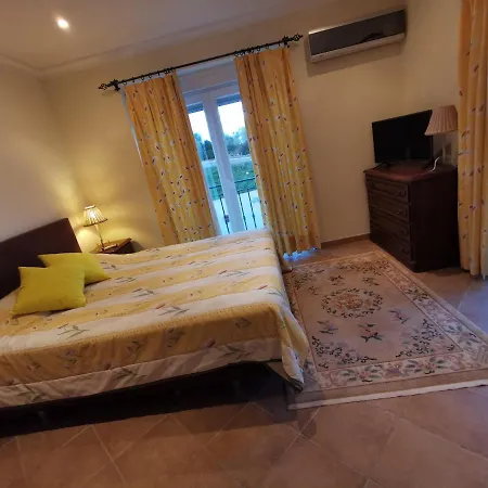 Oasis Tropical, Jardim E Piscina! Daire