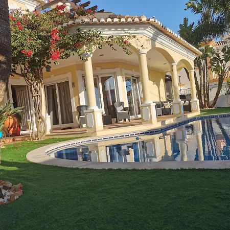 Apartment Oasis Tropical, Jardim E Piscina! *