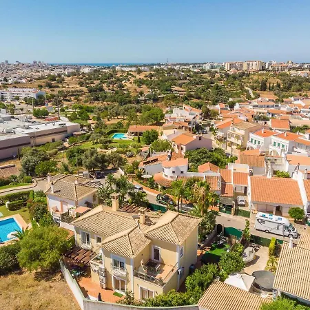 Oasis Tropical, Jardim E Piscina! * Portimão