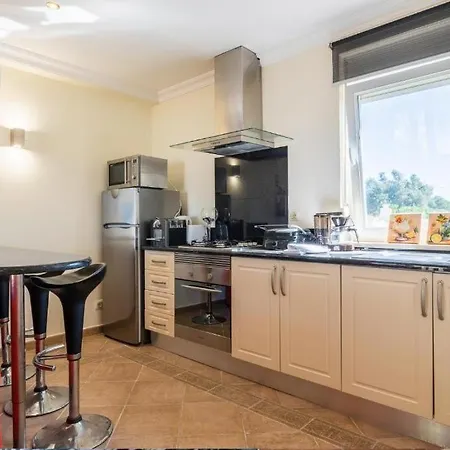 Oasis Tropical, Jardim E Piscina! شقة *